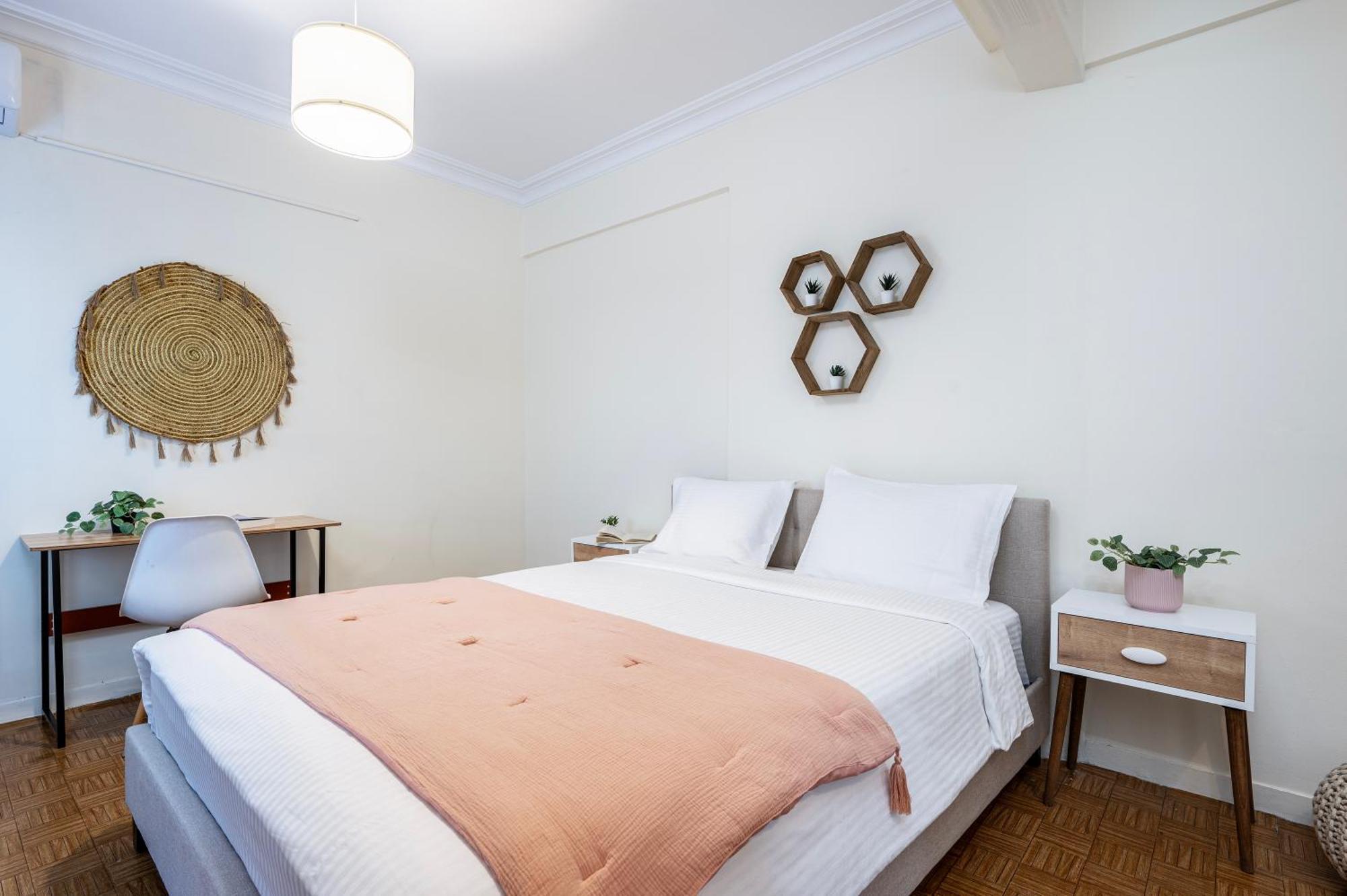 Houseloft Seaside Getaway Apartment